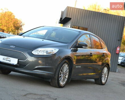 Форд Фокус 2016 в Луцке на Automoto.ua Серый Форд Фокус, объемом двигателя 0 л и пробегом 100 тыс. км за 6999 $, фото 1 на Automoto.ua