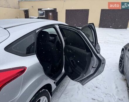 Сірий Форд Фокус, об'ємом двигуна 2 л та пробігом 95 тис. км за 8500 $, фото 23 на Automoto.ua