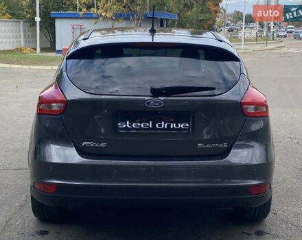 Серый Форд Фокус, объемом двигателя 0 л и пробегом 85 тыс. км за 8899 $, фото 8 на Automoto.ua