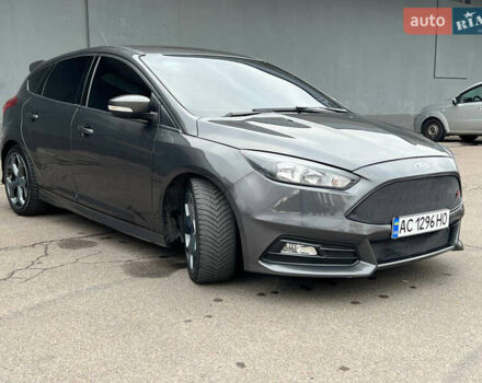 Серый Форд Фокус, объемом двигателя 2 л и пробегом 257 тыс. км за 12800 $, фото 3 на Automoto.ua