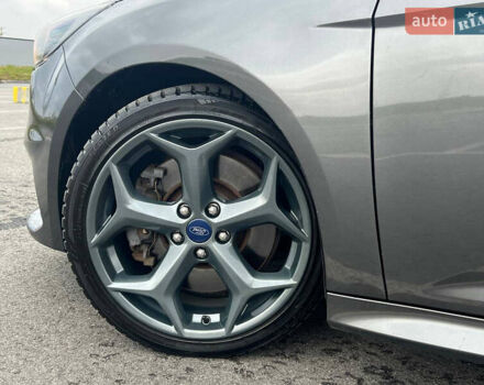 Серый Форд Фокус, объемом двигателя 2 л и пробегом 257 тыс. км за 12800 $, фото 12 на Automoto.ua