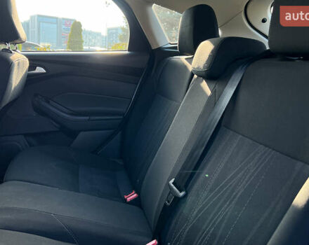 Сірий Форд Фокус, об'ємом двигуна 2 л та пробігом 175 тис. км за 8900 $, фото 22 на Automoto.ua