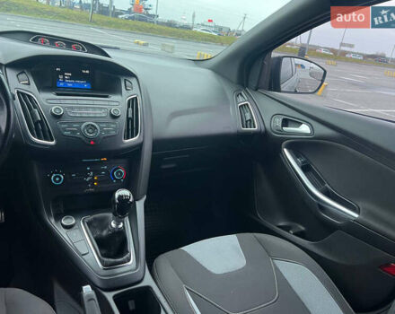 Серый Форд Фокус, объемом двигателя 2 л и пробегом 257 тыс. км за 12800 $, фото 18 на Automoto.ua