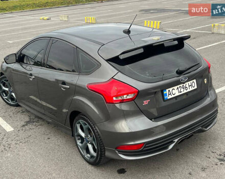 Серый Форд Фокус, объемом двигателя 2 л и пробегом 257 тыс. км за 12800 $, фото 15 на Automoto.ua