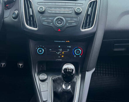 Серый Форд Фокус, объемом двигателя 2 л и пробегом 257 тыс. км за 12800 $, фото 47 на Automoto.ua