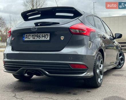 Серый Форд Фокус, объемом двигателя 2 л и пробегом 257 тыс. км за 12800 $, фото 7 на Automoto.ua