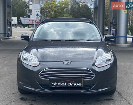 Серый Форд Фокус, объемом двигателя 0 л и пробегом 85 тыс. км за 8899 $, фото 2 на Automoto.ua