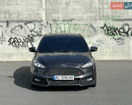 Сірий Форд Фокус, об'ємом двигуна 2 л та пробігом 256 тис. км за 8900 $, фото 1 на Automoto.ua