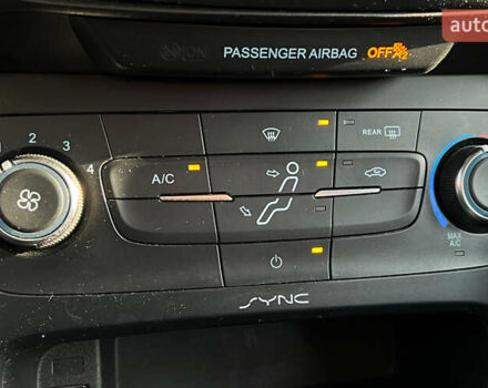 Сірий Форд Фокус, об'ємом двигуна 2 л та пробігом 175 тис. км за 8900 $, фото 16 на Automoto.ua