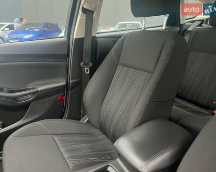 Серый Форд Фокус, объемом двигателя 2 л и пробегом 176 тыс. км за 8990 $, фото 16 на Automoto.ua