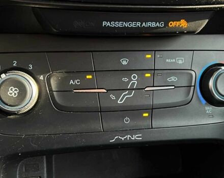 Сірий Форд Фокус, об'ємом двигуна 2 л та пробігом 175 тис. км за 8900 $, фото 16 на Automoto.ua