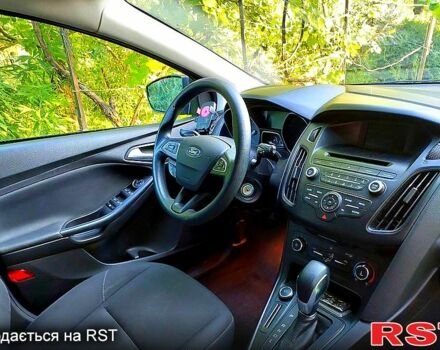 Серый Форд Фокус, объемом двигателя 2 л и пробегом 187 тыс. км за 7900 $, фото 7 на Automoto.ua