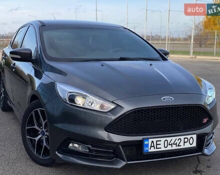 Сірий Форд Фокус, об'ємом двигуна 2 л та пробігом 142 тис. км за 9900 $, фото 2 на Automoto.ua