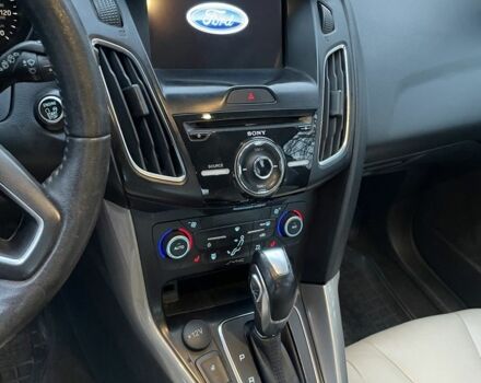 Сірий Форд Фокус, об'ємом двигуна 2 л та пробігом 131 тис. км за 9200 $, фото 5 на Automoto.ua