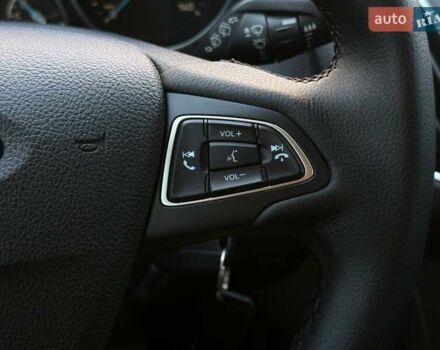 Сірий Форд Фокус, об'ємом двигуна 2 л та пробігом 120 тис. км за 9999 $, фото 22 на Automoto.ua
