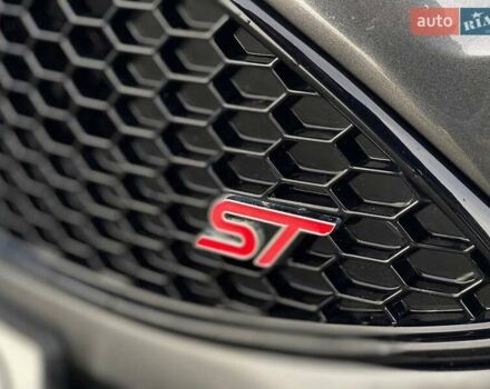 Сірий Форд Фокус, об'ємом двигуна 2 л та пробігом 142 тис. км за 9900 $, фото 6 на Automoto.ua