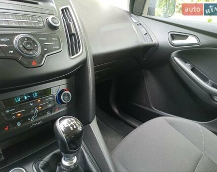 Сірий Форд Фокус, об'ємом двигуна 1.5 л та пробігом 112 тис. км за 11700 $, фото 32 на Automoto.ua