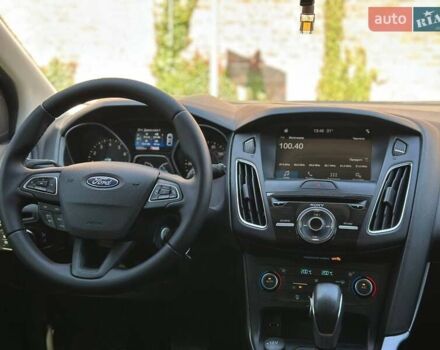 Сірий Форд Фокус, об'ємом двигуна 2 л та пробігом 120 тис. км за 9999 $, фото 15 на Automoto.ua