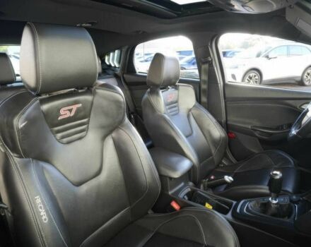 Серый Форд Фокус, объемом двигателя 2 л и пробегом 38 тыс. км за 2400 $, фото 9 на Automoto.ua