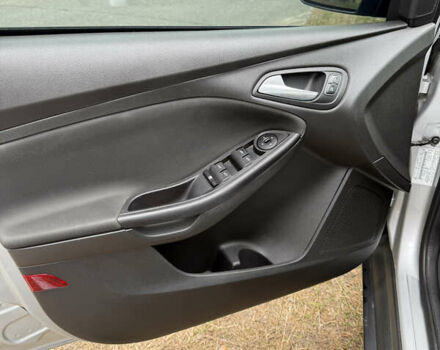 Сірий Форд Фокус, об'ємом двигуна 2 л та пробігом 121 тис. км за 8800 $, фото 14 на Automoto.ua