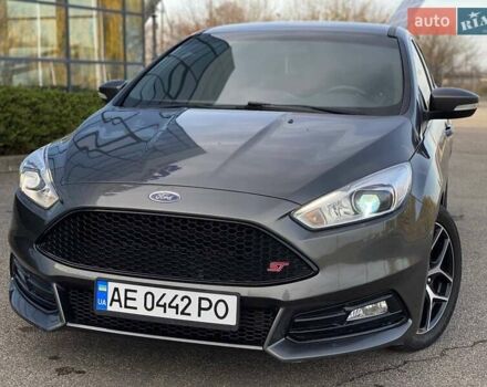 Сірий Форд Фокус, об'ємом двигуна 2 л та пробігом 142 тис. км за 9900 $, фото 1 на Automoto.ua