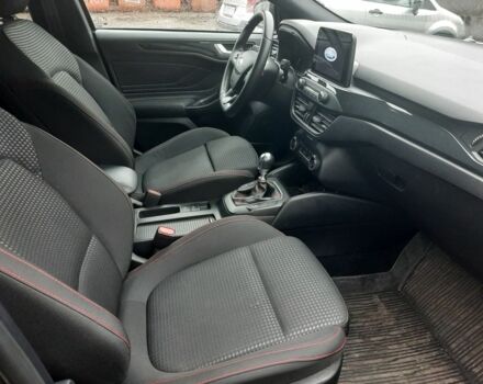 Сірий Форд Фокус, об'ємом двигуна 1 л та пробігом 36 тис. км за 17622 $, фото 4 на Automoto.ua