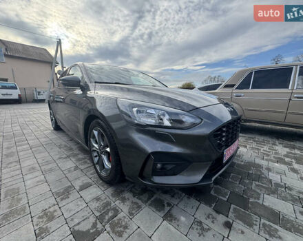 Серый Форд Фокус, объемом двигателя 2 л и пробегом 215 тыс. км за 16950 $, фото 2 на Automoto.ua