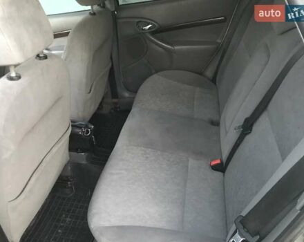 Серый Форд Фокус, объемом двигателя 1.99 л и пробегом 295 тыс. км за 2000 $, фото 2 на Automoto.ua