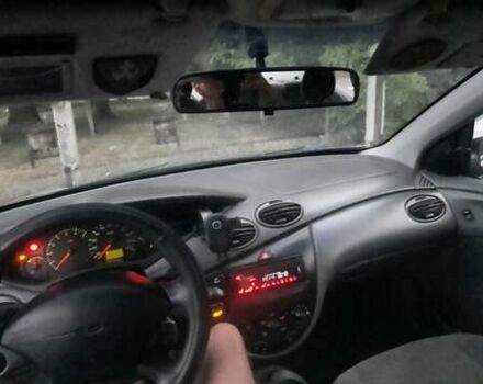 Серый Форд Фокус, объемом двигателя 1.6 л и пробегом 300 тыс. км за 2200 $, фото 5 на Automoto.ua