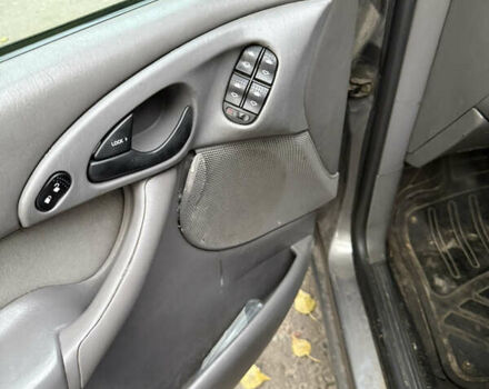 Серый Форд Фокус, объемом двигателя 2 л и пробегом 189 тыс. км за 3000 $, фото 5 на Automoto.ua