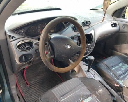 Форд Фокус 2002 в Ужгороде на Automoto.ua Серый Форд Фокус, объемом двигателя 2 л и пробегом 2 тыс. км за 900 $, фото 3 на Automoto.ua