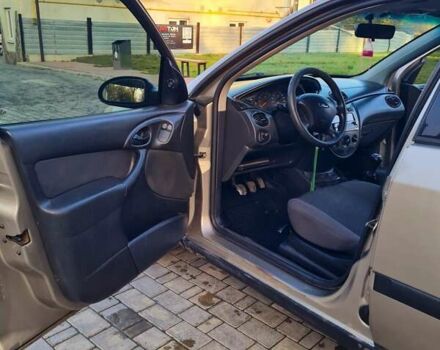 Серый Форд Фокус, объемом двигателя 1.6 л и пробегом 381 тыс. км за 3799 $, фото 12 на Automoto.ua