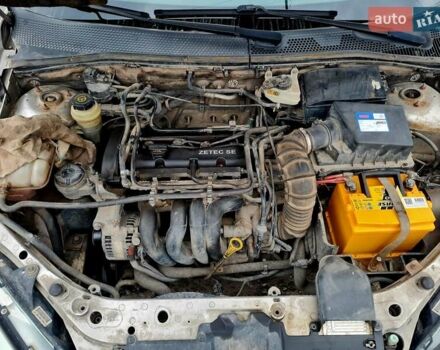 Серый Форд Фокус, объемом двигателя 1.6 л и пробегом 381 тыс. км за 3799 $, фото 19 на Automoto.ua