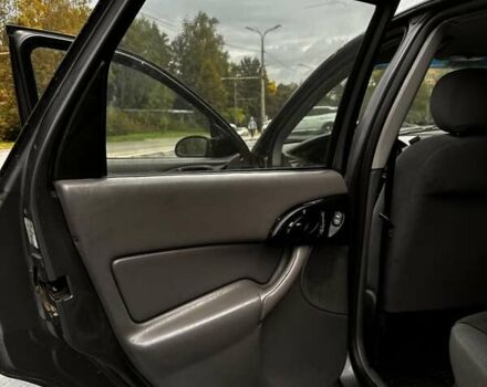 Серый Форд Фокус, объемом двигателя 1.8 л и пробегом 155 тыс. км за 2250 $, фото 20 на Automoto.ua