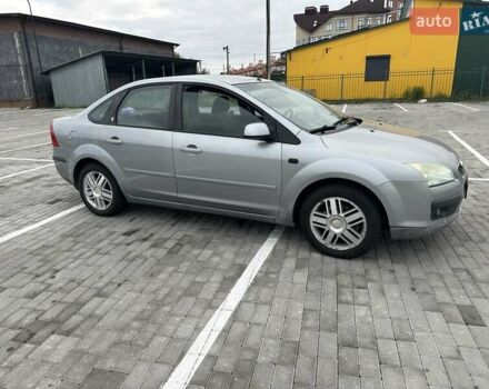 Серый Форд Фокус, объемом двигателя 1.6 л и пробегом 272 тыс. км за 4000 $, фото 1 на Automoto.ua