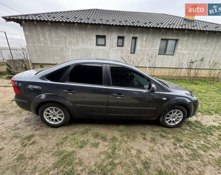 Сірий Форд Фокус, об'ємом двигуна 1.6 л та пробігом 290 тис. км за 3500 $, фото 1 на Automoto.ua