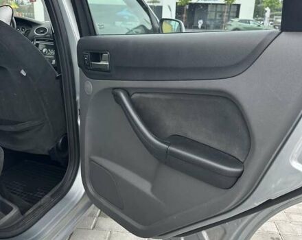 Серый Форд Фокус, объемом двигателя 1.6 л и пробегом 272 тыс. км за 4000 $, фото 13 на Automoto.ua