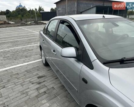 Серый Форд Фокус, объемом двигателя 1.6 л и пробегом 272 тыс. км за 4000 $, фото 2 на Automoto.ua