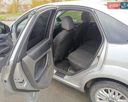 Форд Фокус 2005 у Києві на Automoto.ua Сірий Форд Фокус, об'ємом двигуна 1.56 л та пробігом 223 тис. км за 4900 $, фото 10 на Automoto.ua