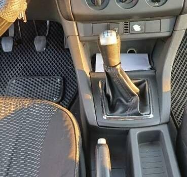 Серый Форд Фокус, объемом двигателя 1.4 л и пробегом 475 тыс. км за 3500 $, фото 5 на Automoto.ua