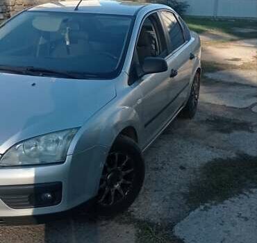 Серый Форд Фокус, объемом двигателя 1.6 л и пробегом 400 тыс. км за 3600 $, фото 6 на Automoto.ua