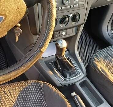 Серый Форд Фокус, объемом двигателя 1.4 л и пробегом 475 тыс. км за 3500 $, фото 8 на Automoto.ua