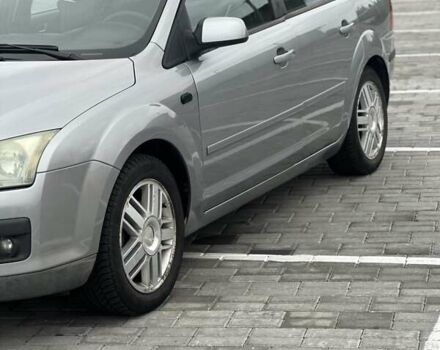 Серый Форд Фокус, объемом двигателя 1.6 л и пробегом 272 тыс. км за 4000 $, фото 7 на Automoto.ua