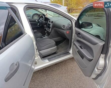Форд Фокус 2005 у Києві на Automoto.ua Сірий Форд Фокус, об'ємом двигуна 1.56 л та пробігом 223 тис. км за 4900 $, фото 11 на Automoto.ua