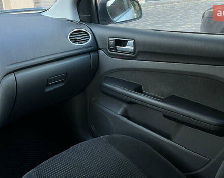 Форд Фокус 2005 в Виннице на Automoto.ua Серый Форд Фокус, объемом двигателя 1.6 л и пробегом 310 тыс. км за 3899 $, фото 16 на Automoto.ua