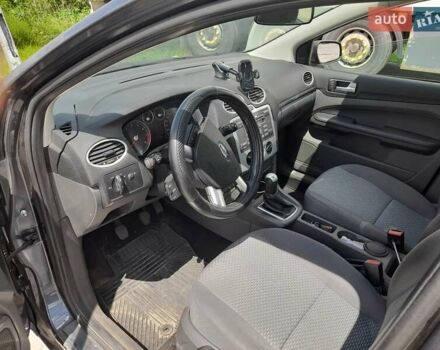 Серый Форд Фокус, объемом двигателя 1.6 л и пробегом 91 тыс. км за 4000 $, фото 4 на Automoto.ua