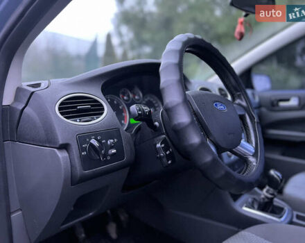 Серый Форд Фокус, объемом двигателя 1.6 л и пробегом 298 тыс. км за 2999 $, фото 34 на Automoto.ua