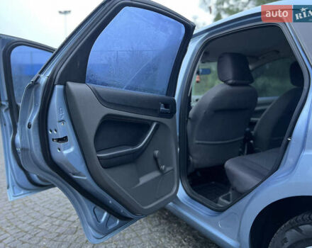 Серый Форд Фокус, объемом двигателя 1.6 л и пробегом 290 тыс. км за 2999 $, фото 35 на Automoto.ua