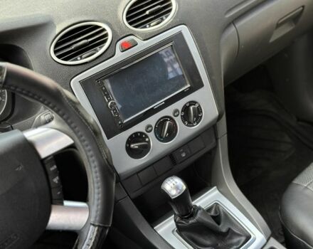 Серый Форд Фокус, объемом двигателя 1.6 л и пробегом 325 тыс. км за 3550 $, фото 9 на Automoto.ua