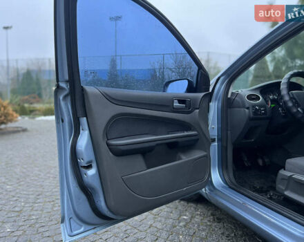 Серый Форд Фокус, объемом двигателя 1.6 л и пробегом 298 тыс. км за 2999 $, фото 35 на Automoto.ua